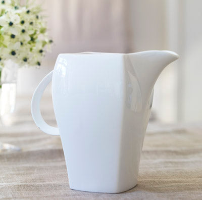 Vit Lilja sås-/gräddkanna