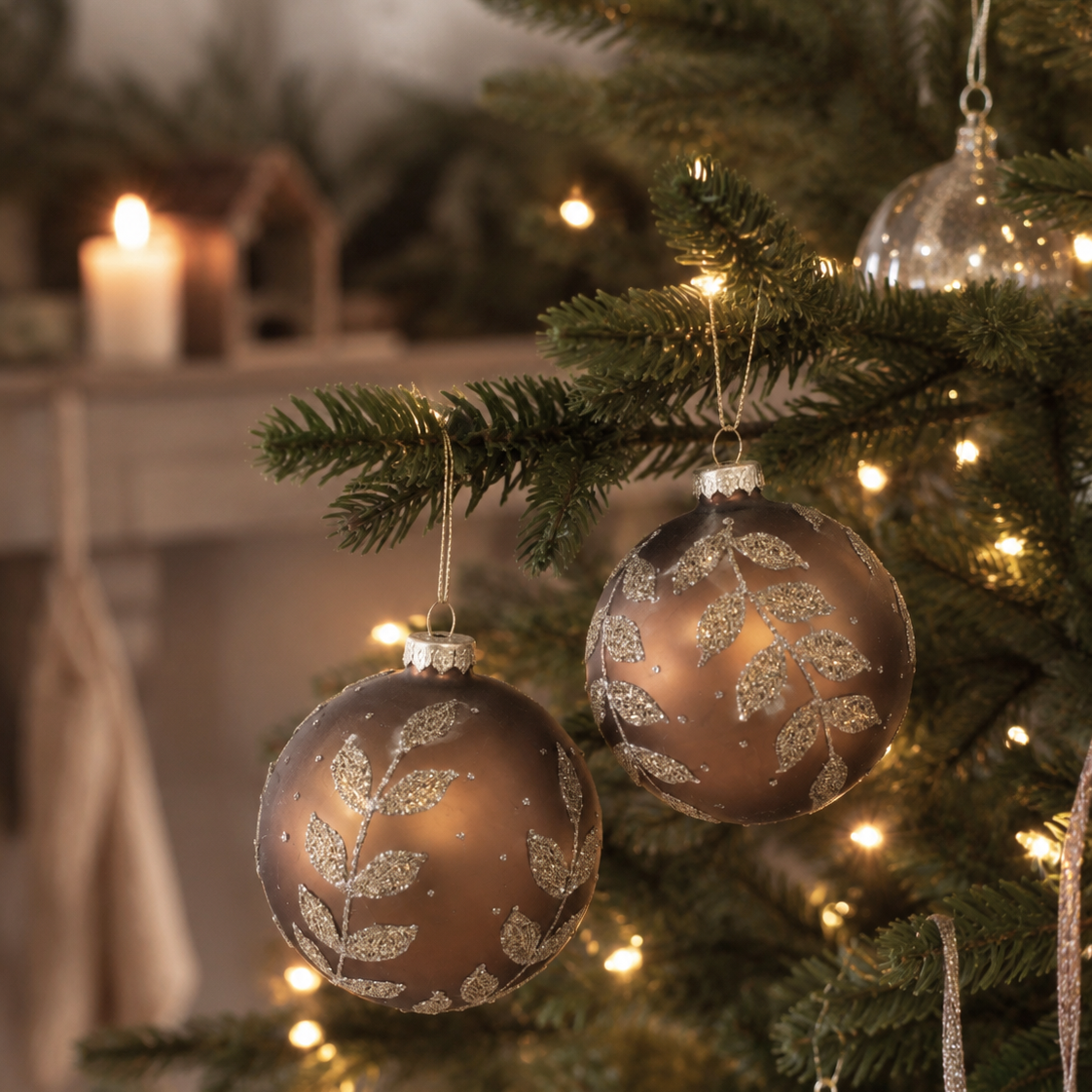 Juldekoration brun med glitterdekor 4 st