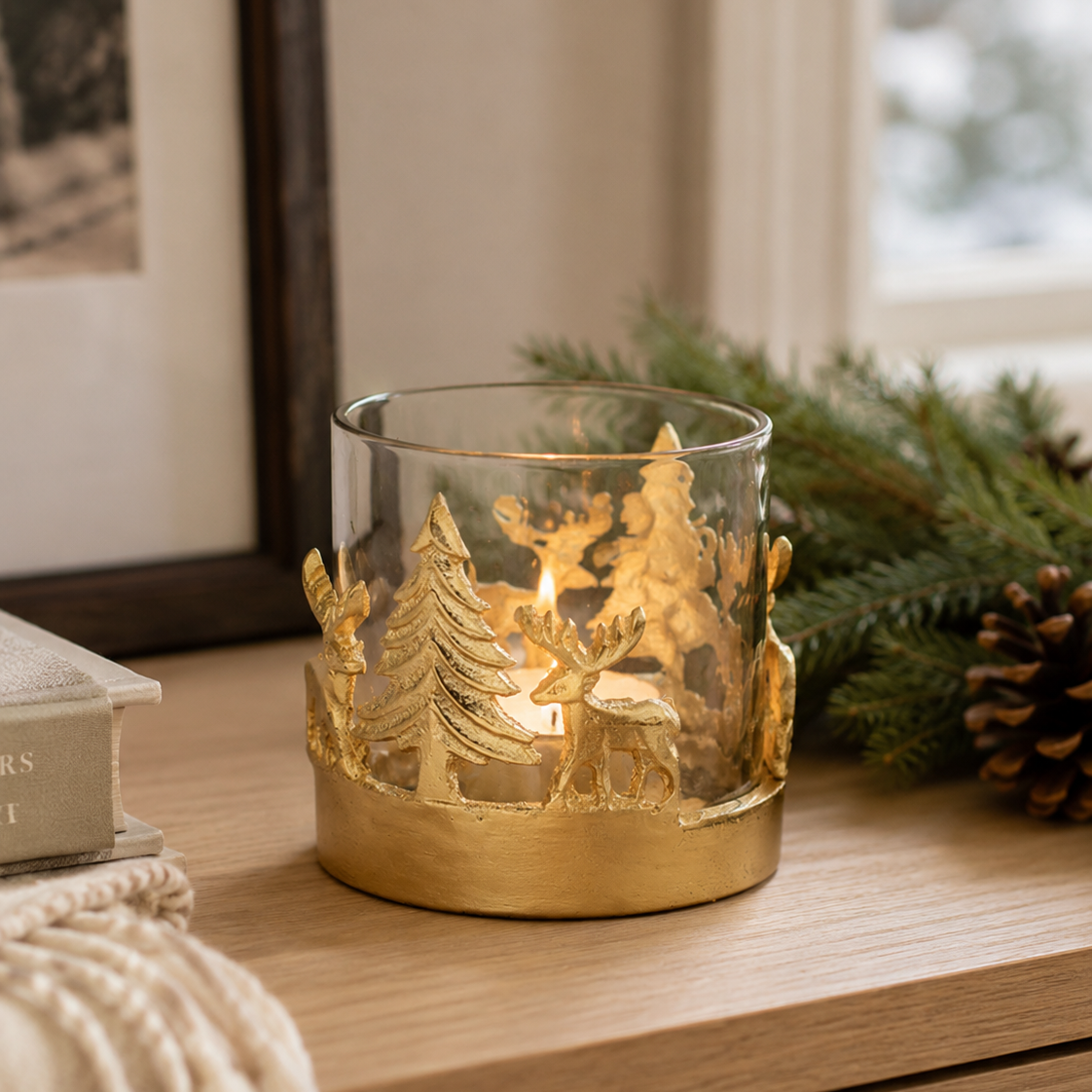 Golden Reindeer värmeljushållare