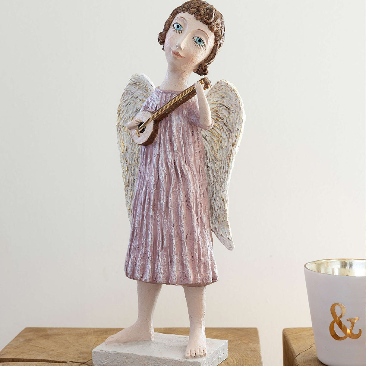 Lavinia ängel med luta