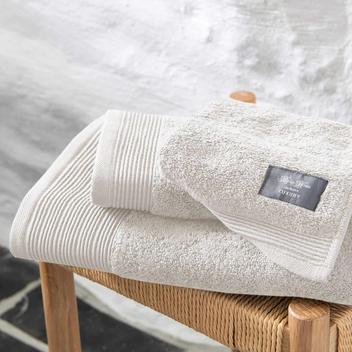 Luxury Off-White handduksset