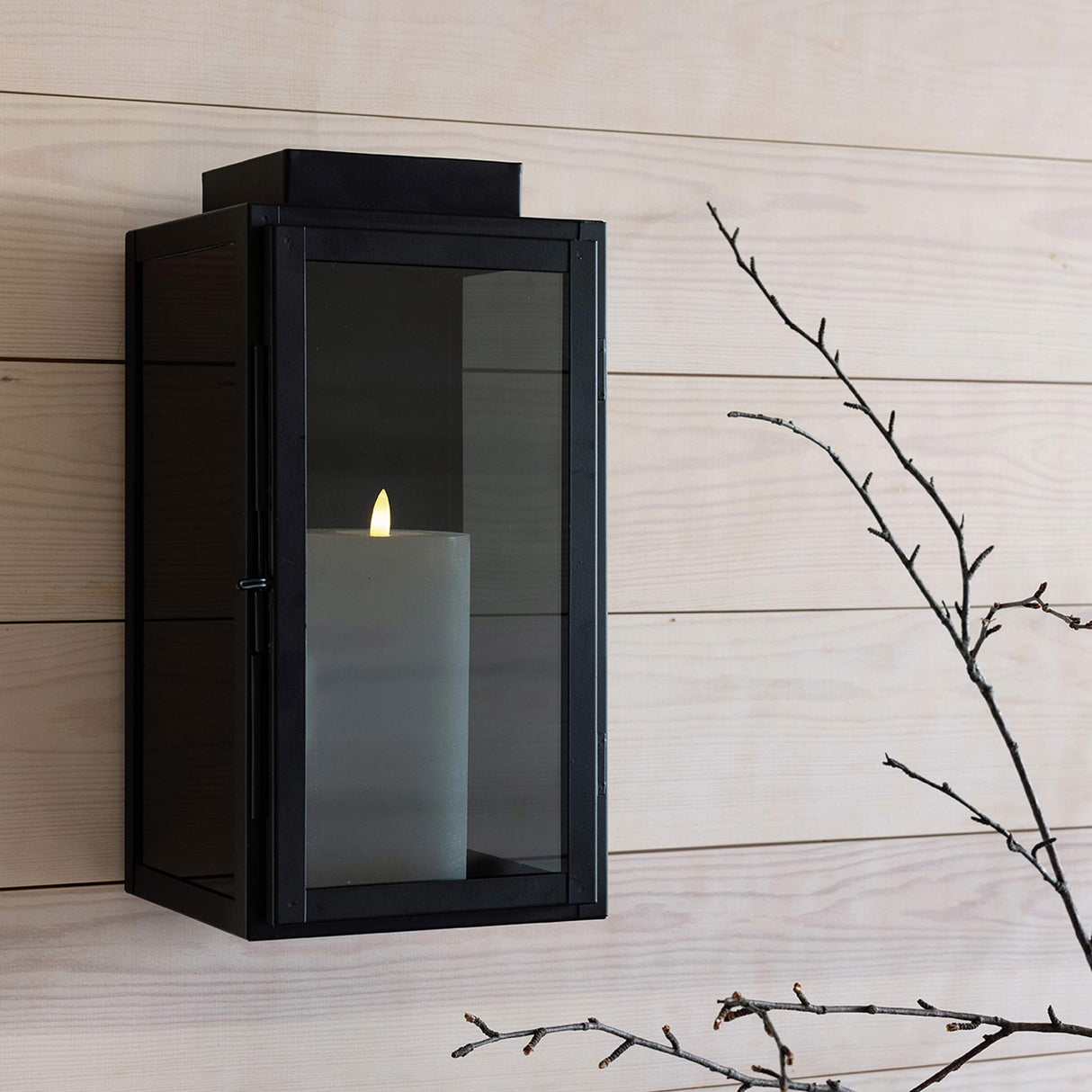 Tokyo vägglykta med färgat glas