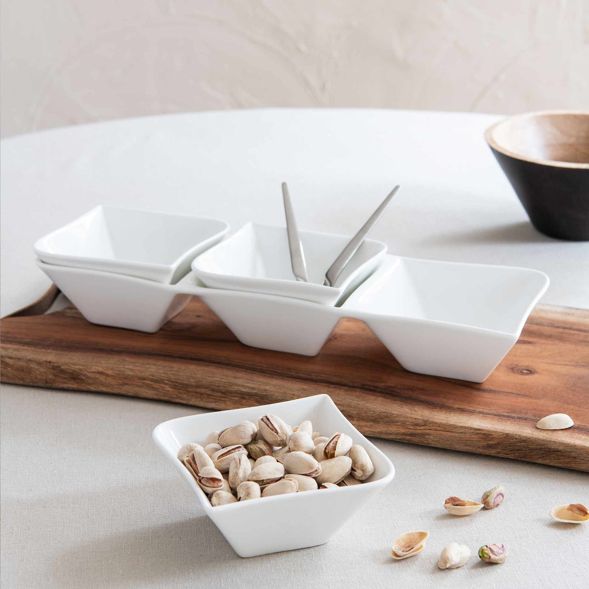 Vit Lilja tredelad skål + 3 skålar