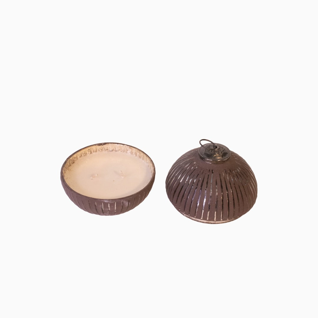 Cinnamon brun ornamenterat doftljus