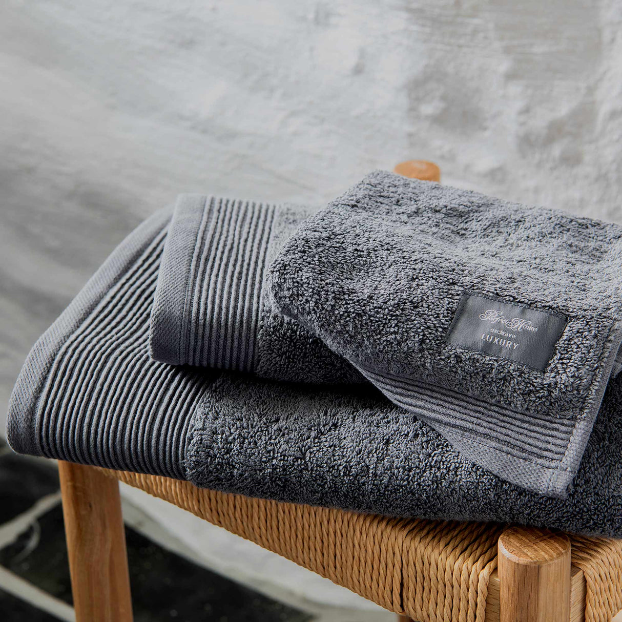 Lyxig stengrå handklesett